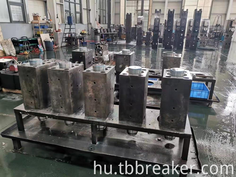 Breaker Cylinder Assembly